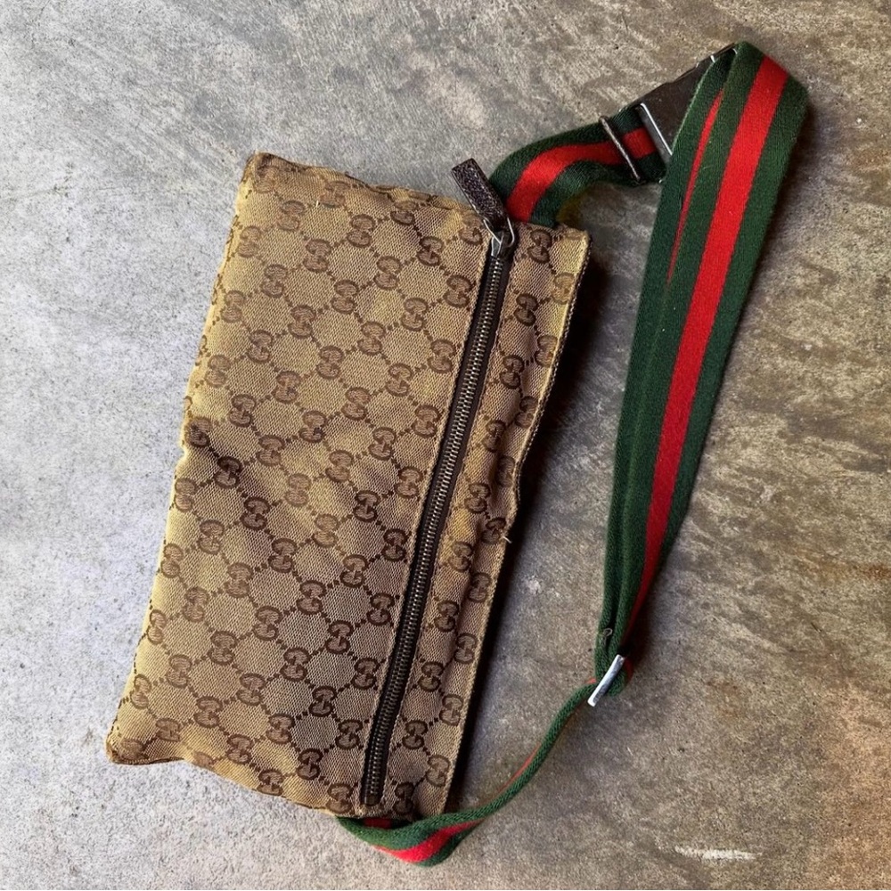 GUCCI
Monogram Double Pocket Belt, fanny pack, waist bag, crossbody - Picture 5 of 5
